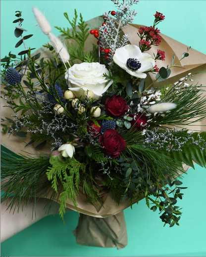 HOLIDAY PREORDER 2025 : Hand Tied Bouquet