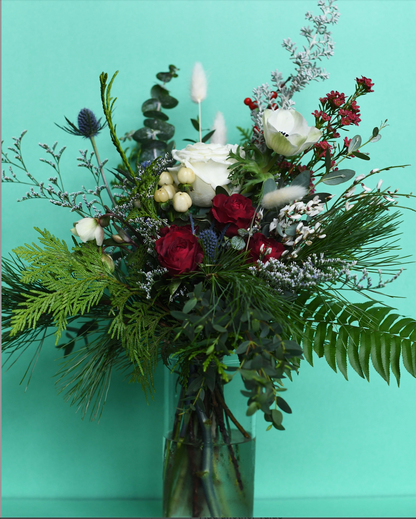 HOLIDAY PREORDER 2025 : Hand Tied Bouquet