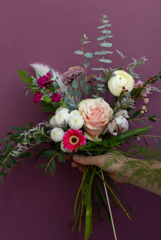 PREORDER Valentine's Day 2026 - Medium Bouquet